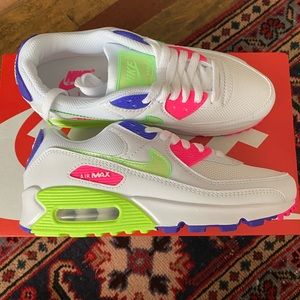 NWT Women’s Nike Air Max 90